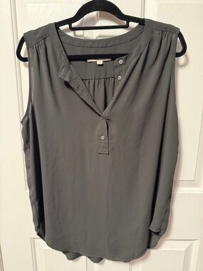 LOFT Sleeveless Henley Blouse in Charcoal